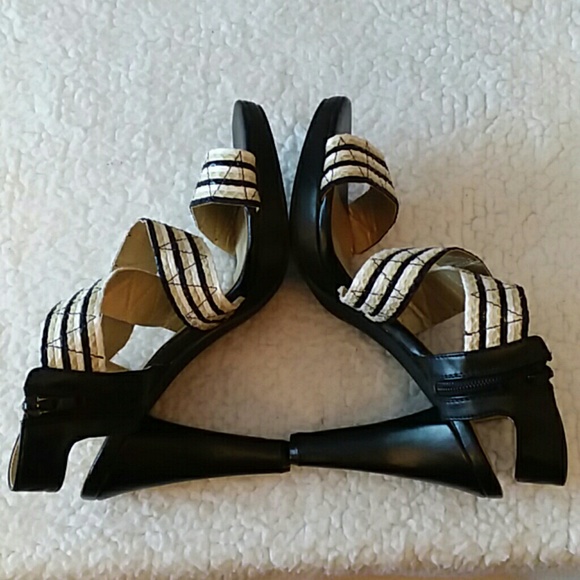 Andiamo black & beige platform sandal heels - Picture 4 of 8